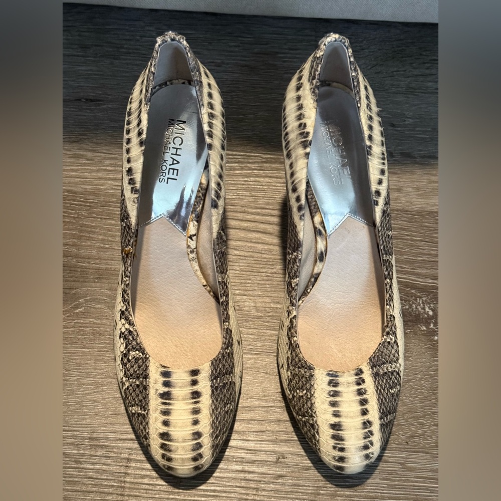 Women MICHAEL Kors Flex Mid Pump Animal Print Leather Shoes Size 9.5 Church
